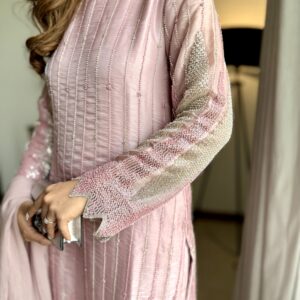 Alternative view of Blush Aura