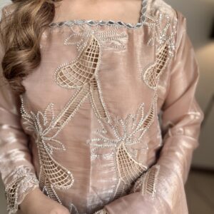 Alternative view of Champagne Muse
