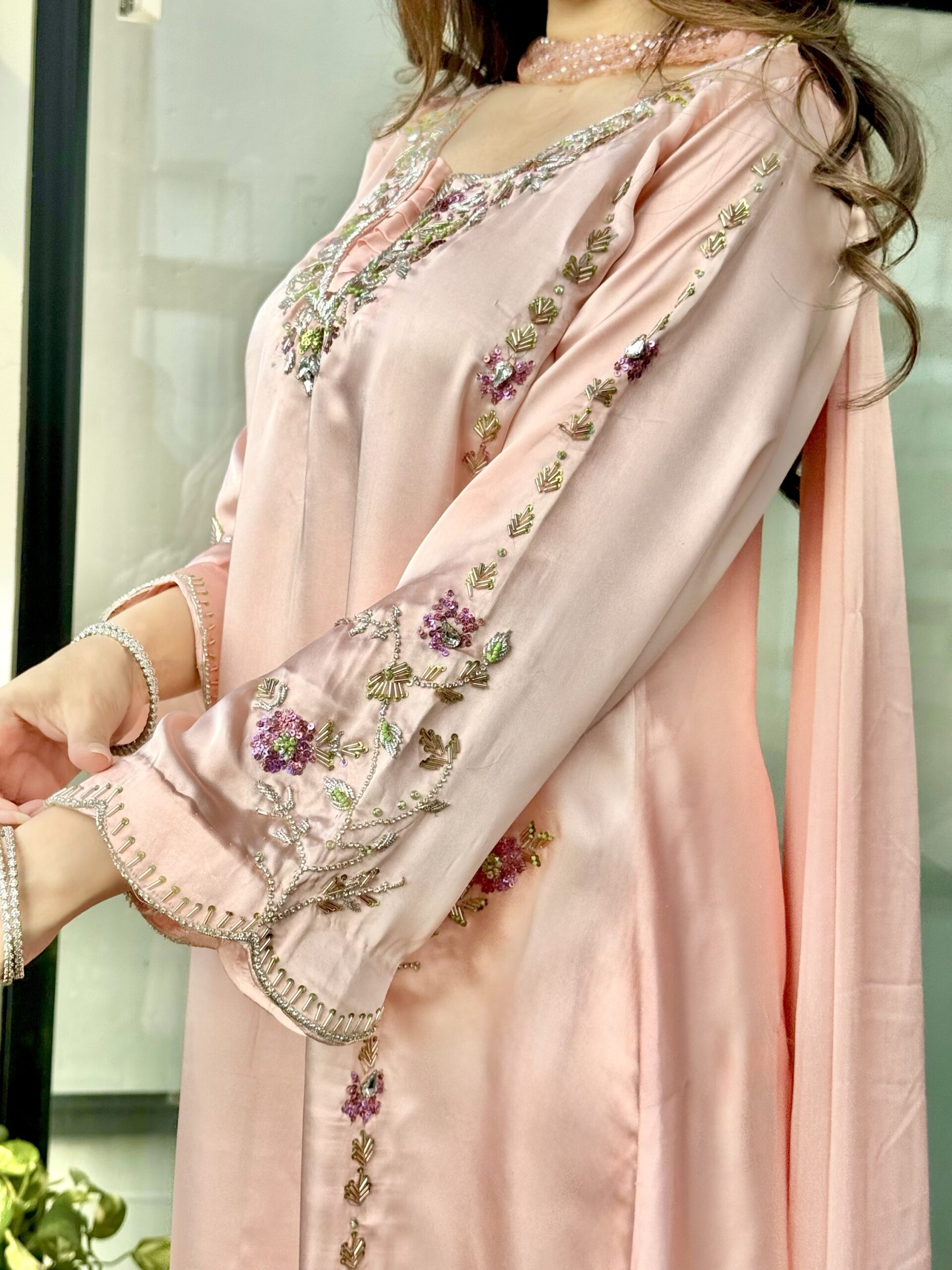 Rosa Noor - Image 2